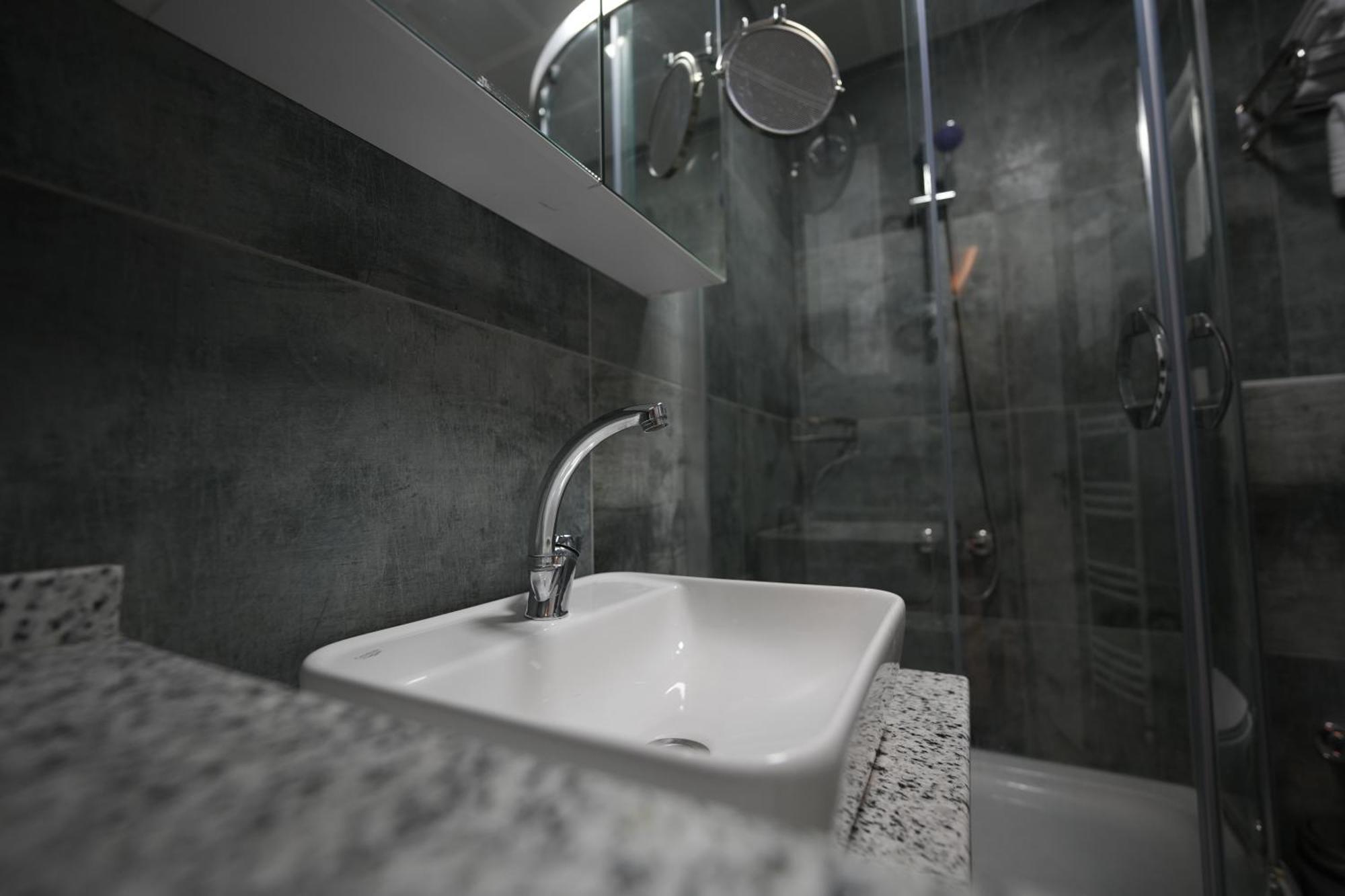 Marlen Hotel Bayrakli Измир Экстерьер фото